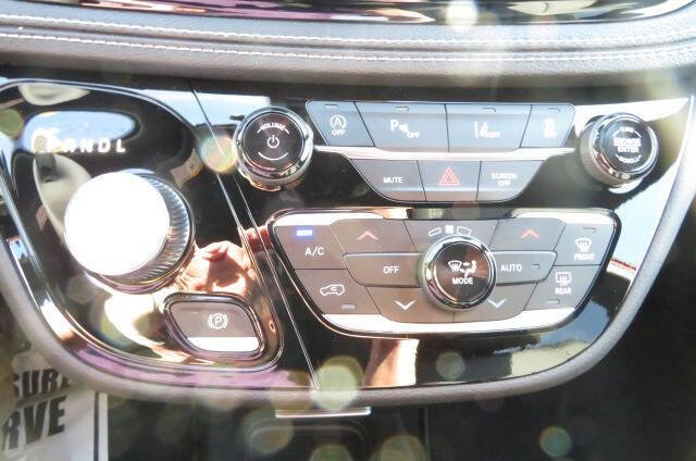 New 2026 Chrysler Pacifica Select image 25