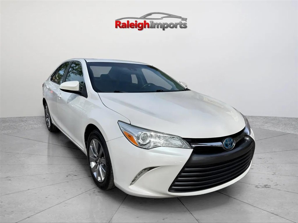 Used 2016 Toyota Camry XLE w/ Moonroof Package FWD image 4