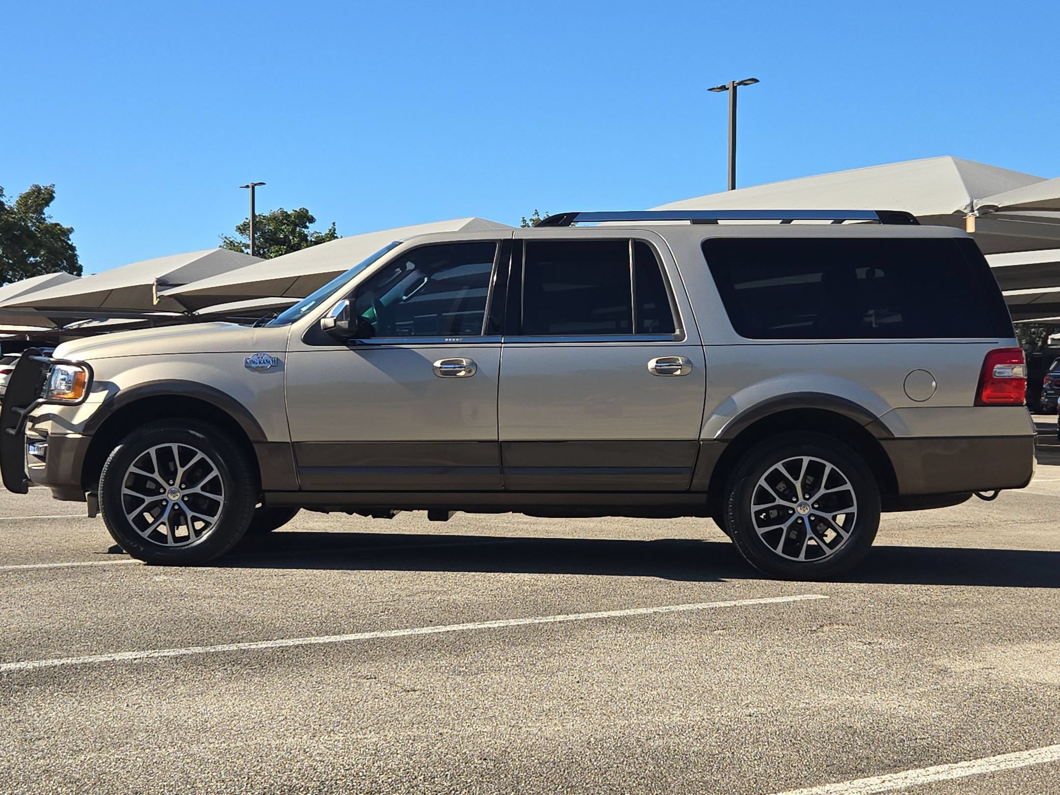 Used 2017 Ford Expedition EL King Ranch RWD image 6