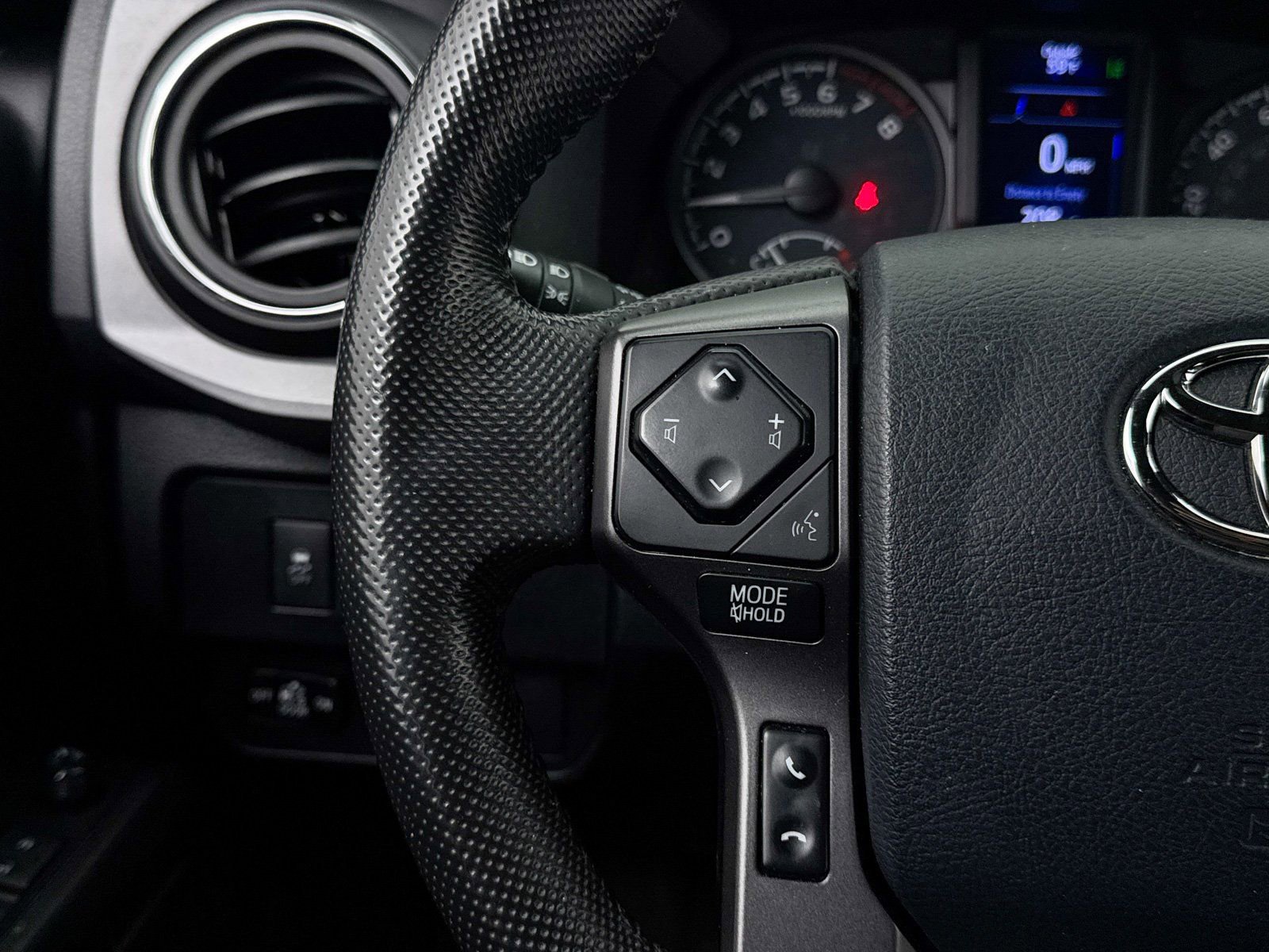 Used 2020 Toyota Tacoma TRD Sport image 27