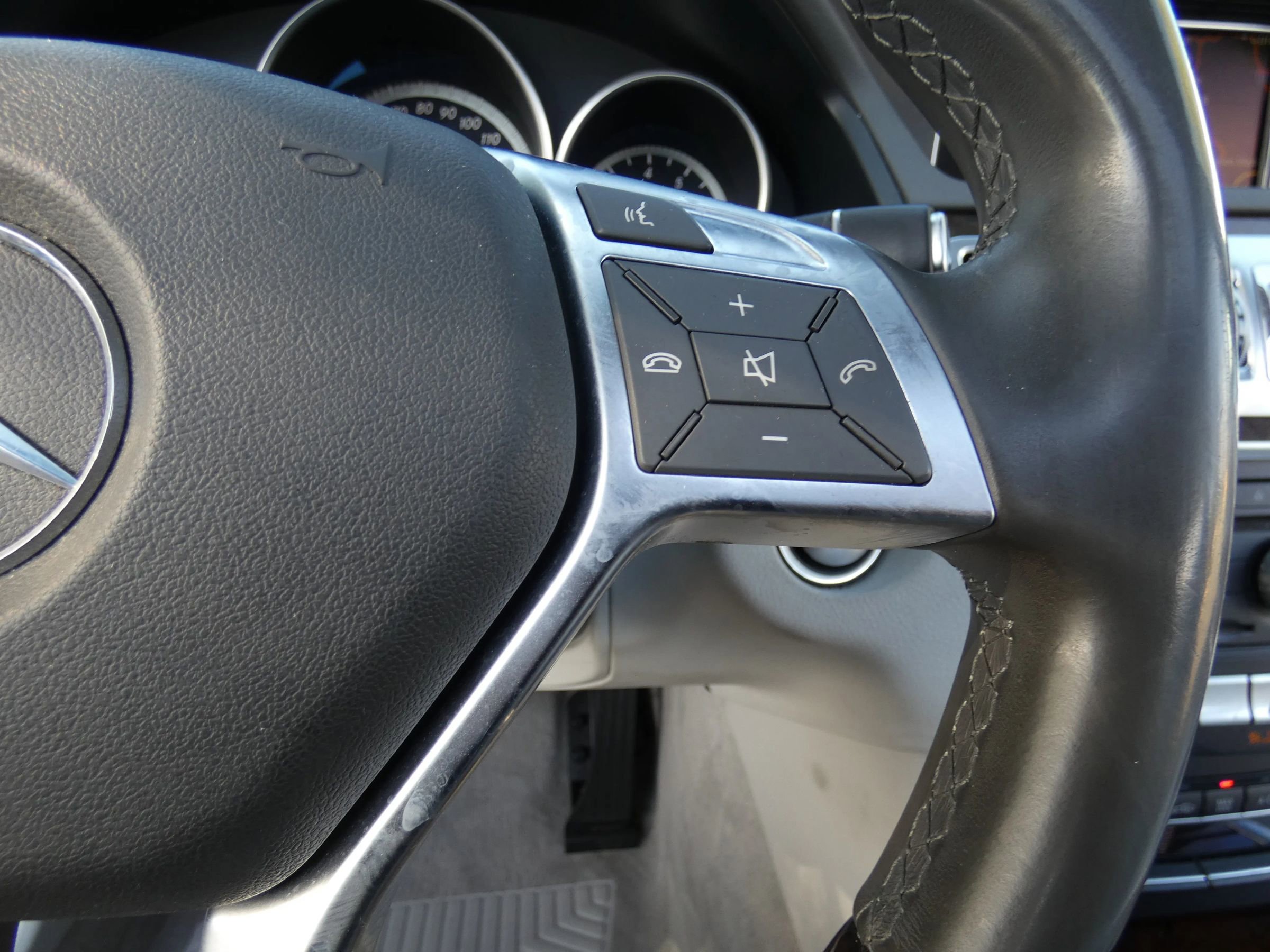 Used 2016 Mercedes-Benz E 350 Sedan w/ Premium Package image 60