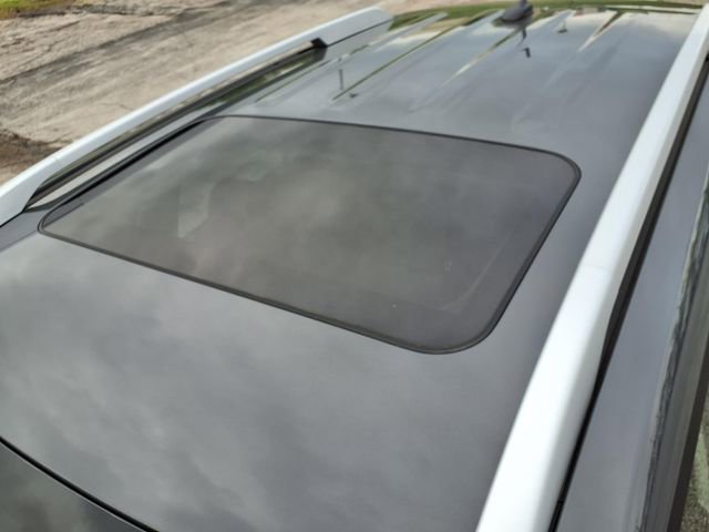 Used 2025 Hyundai Venue SEL FWD image 58