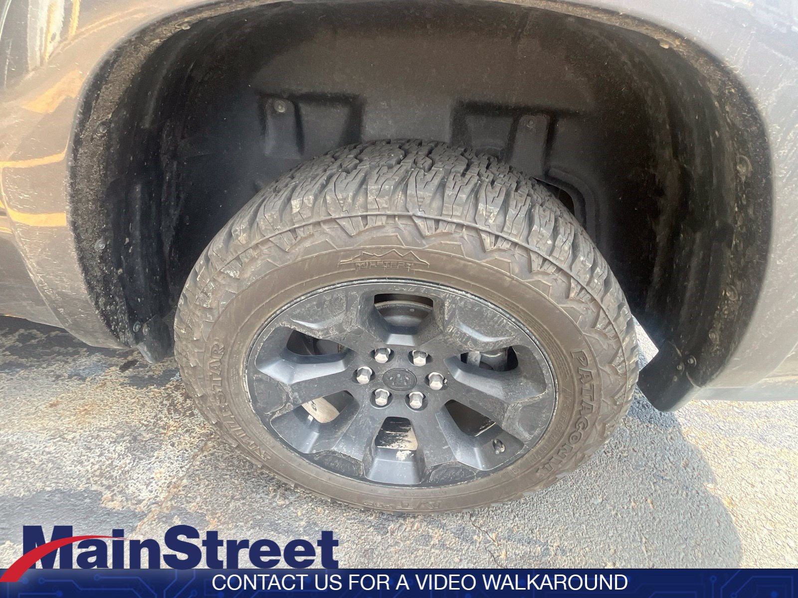 Used 2025 RAM 1500 Big Horn AWD/4WD image 9