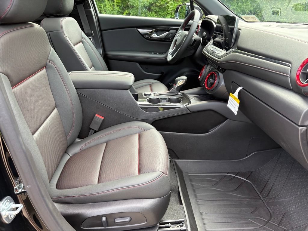 New 2026 Chevrolet Blazer RS w/ LPO, Floor Liner Package FWD image 30