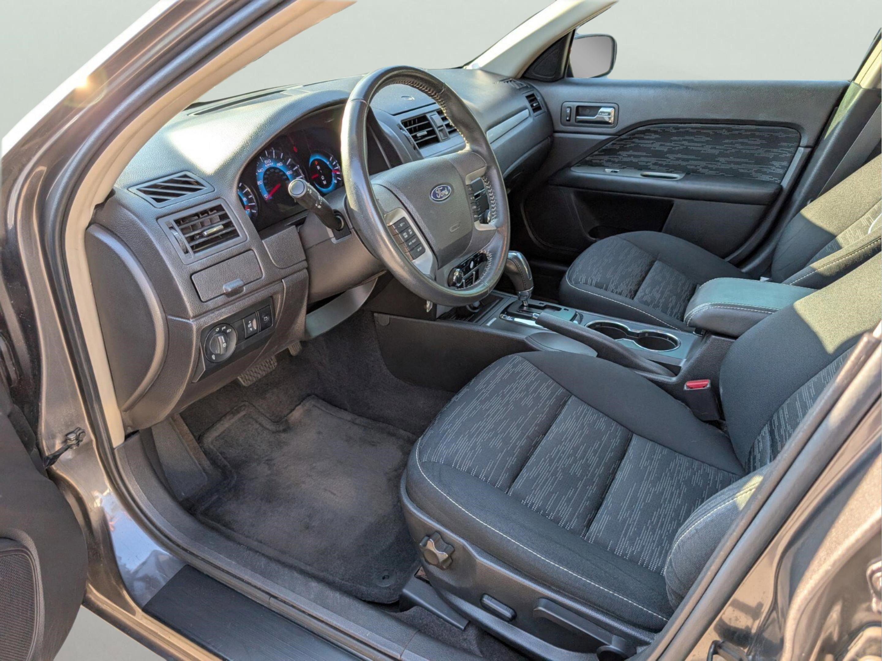 Used 2010 Ford Fusion SE image 11