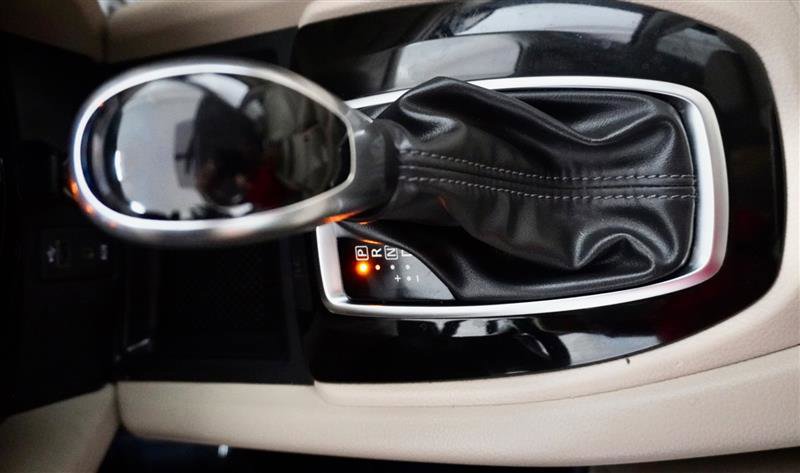 Used 2017 Nissan Rogue SV image 23