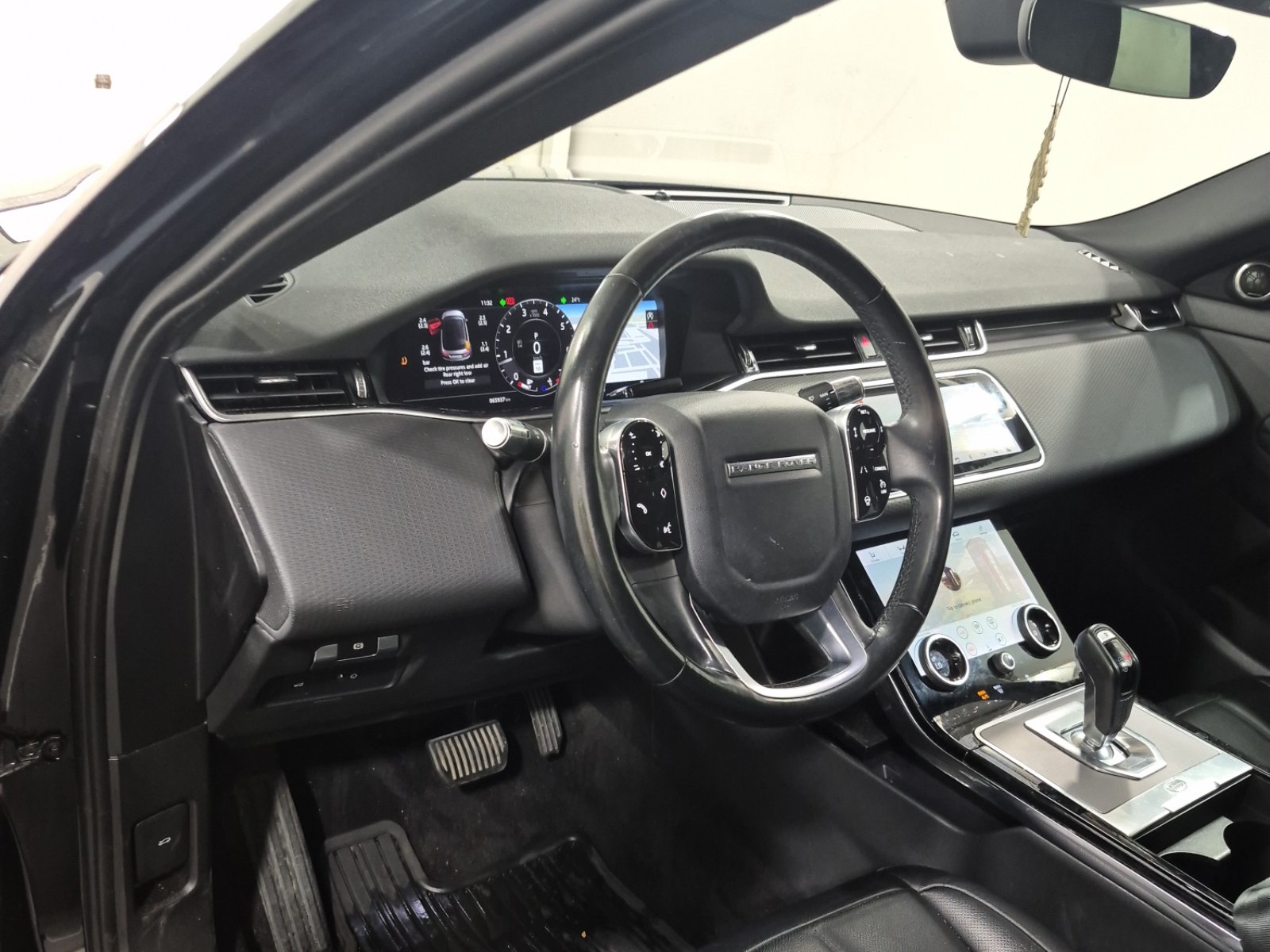 Used 2020 Land Rover Range Rover Evoque S AWD/4WD image 10