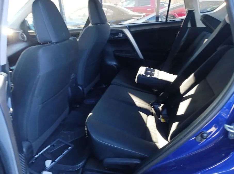 Used 2015 Toyota RAV4 XLE image 4