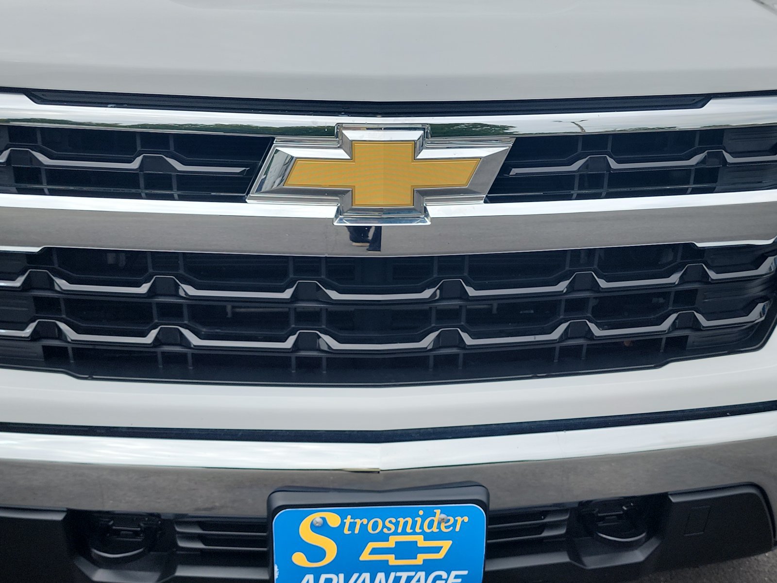 Used 2023 Chevrolet Silverado 1500 LT AWD/4WD image 14