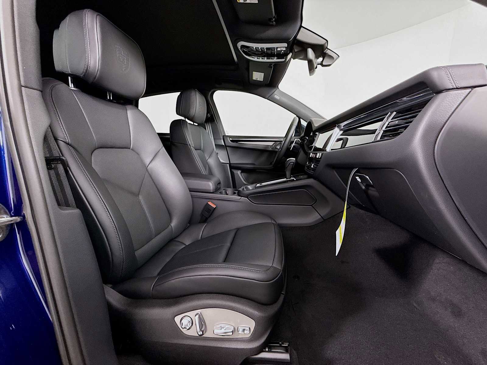 New 2026 Porsche Macan image 30