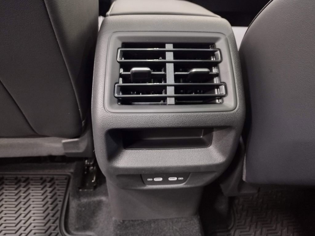 New 2026 Volkswagen Tiguan SE image 34