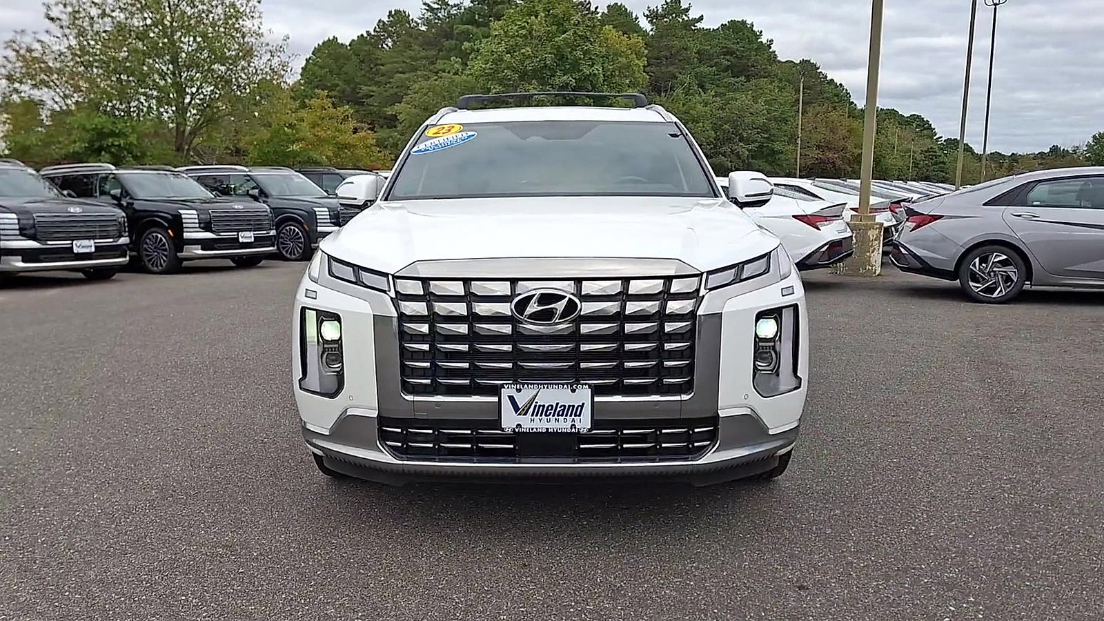 Used 2023 Hyundai Palisade Calligraphy image 3
