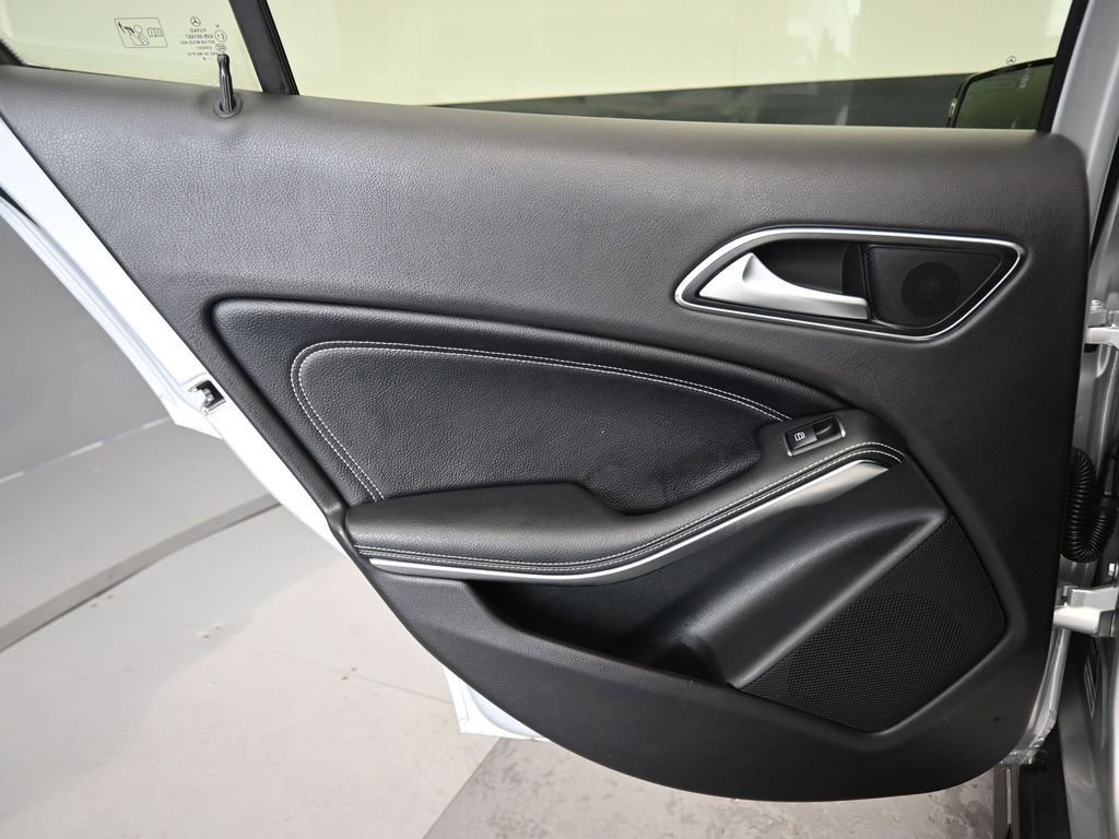 Used 2019 Mercedes-Benz GLA 250 4MATIC image 37