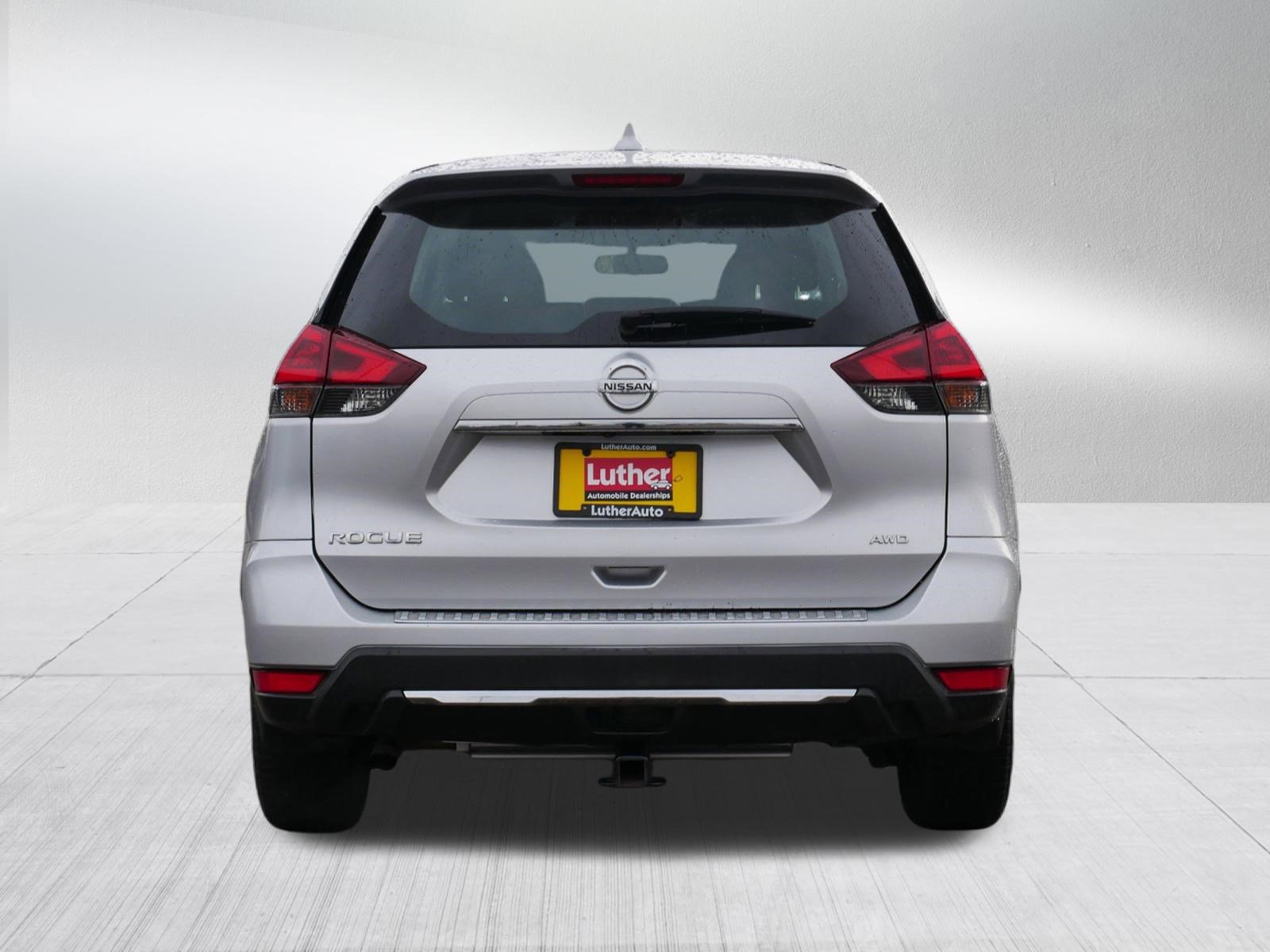 Used 2018 Nissan Rogue S image 6