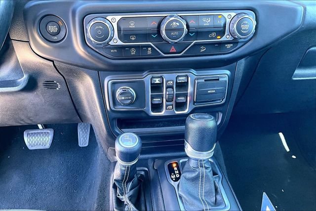 Used 2020 Jeep Wrangler Unlimited Sahara AWD/4WD image 26