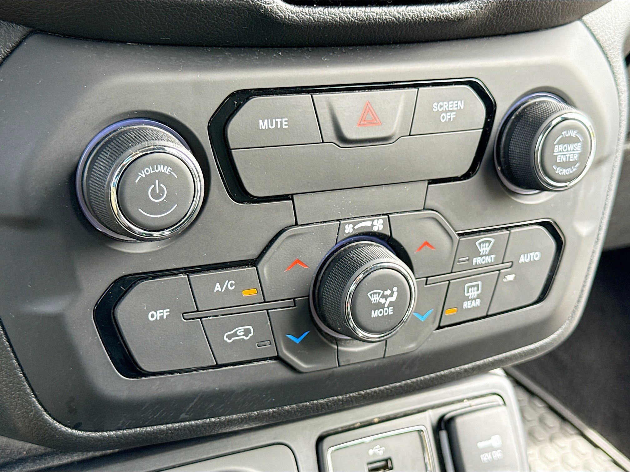 Used 2019 Jeep Renegade Sport w/ Sport Appearance Group AWD/4WD image 11