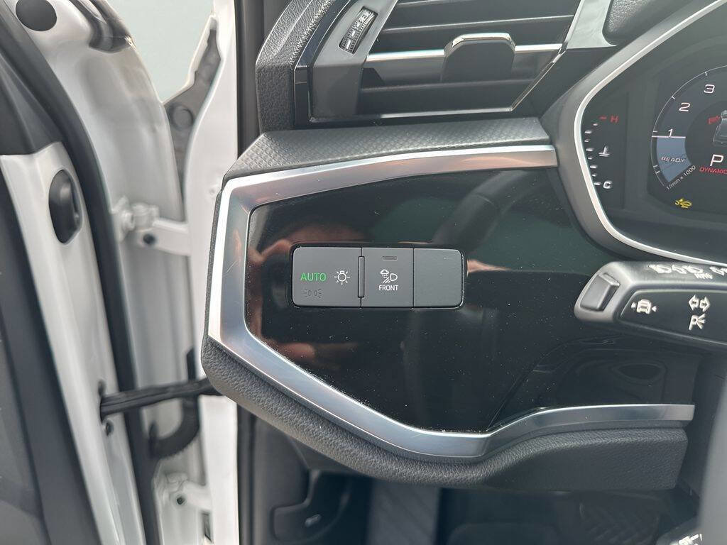 Used 2025 Audi Q3 2.0T Premium image 27