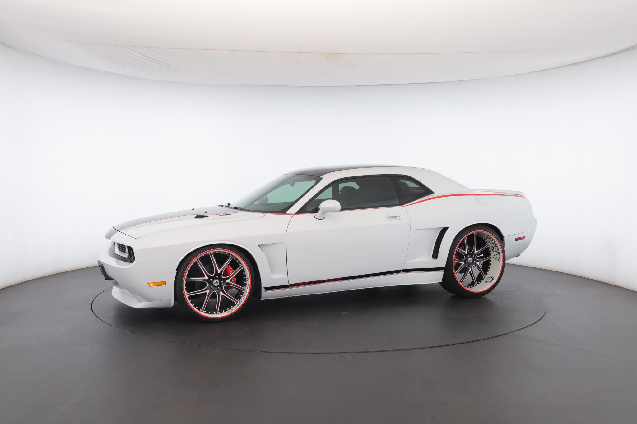 Used 2010 Dodge Challenger R/T image 39