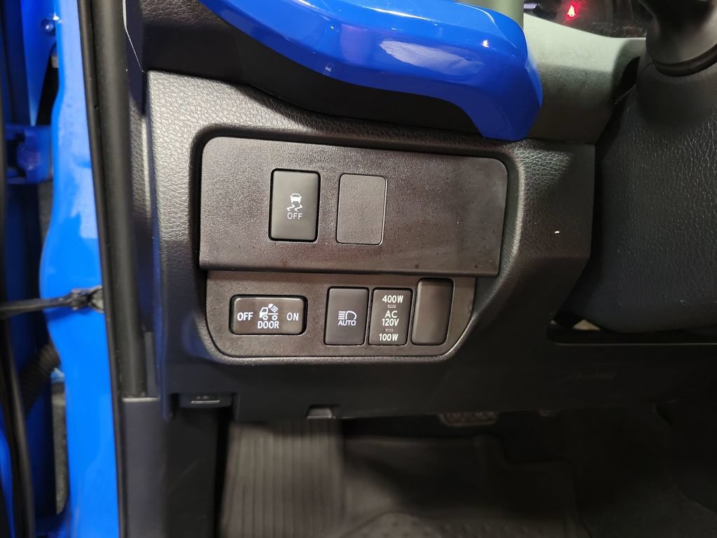Used 2020 Toyota Tacoma TRD Sport AWD/4WD image 22