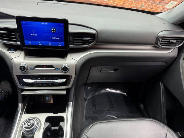 Used 2022 Ford Explorer XLT w/ Equipment Group 202A image 17