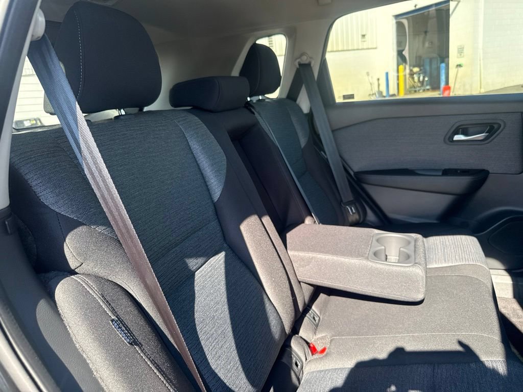Used 2023 Nissan Rogue SV AWD/4WD image 40