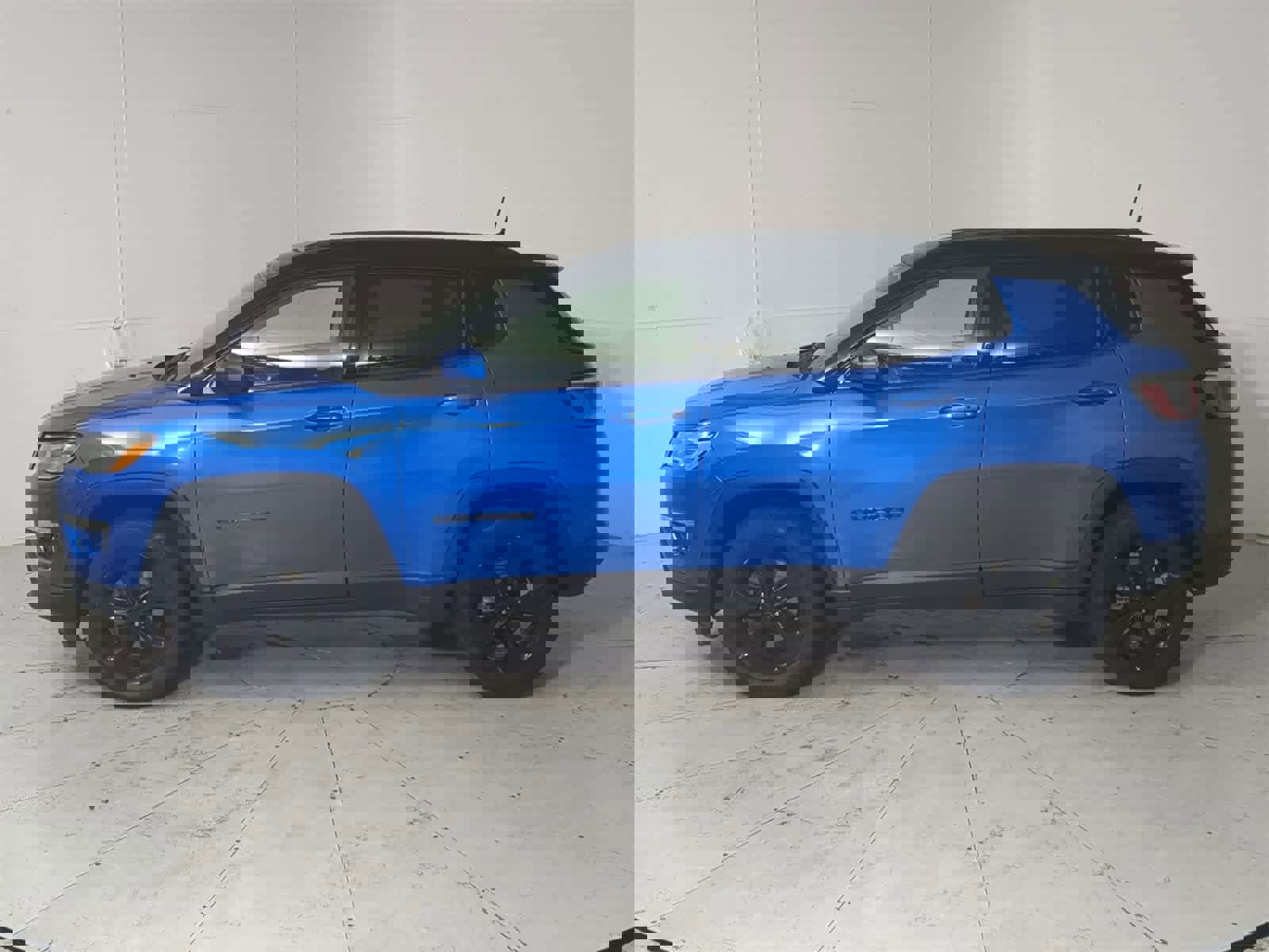 Used 2018 Jeep Compass Latitude w/ Popular Equipment Group image 3