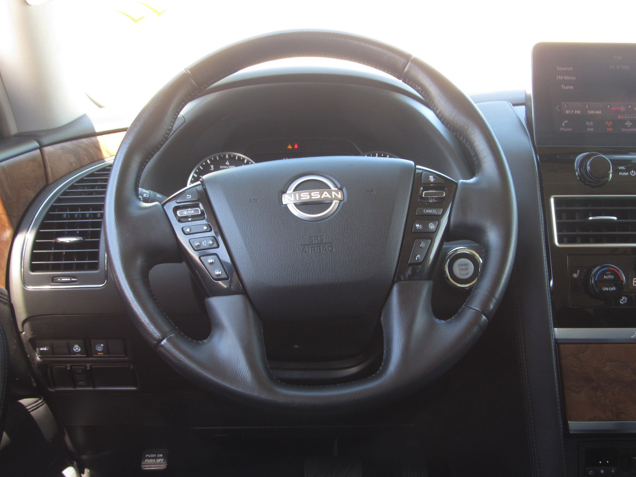 Used 2024 Nissan Armada SL image 27
