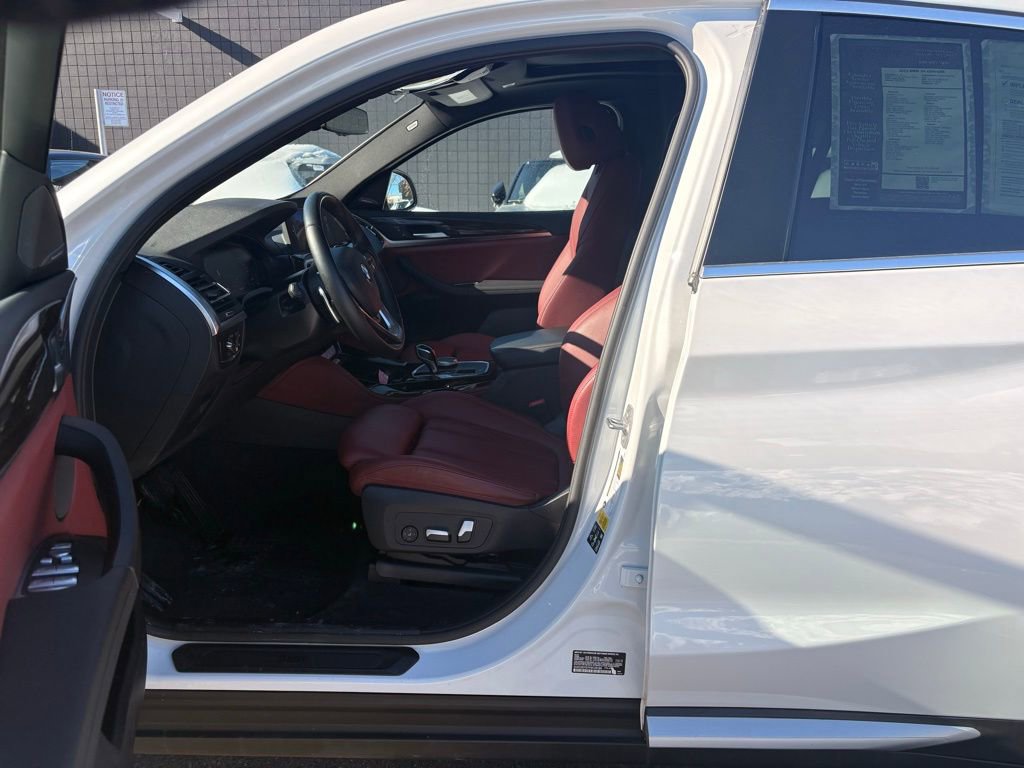 Used 2023 BMW X4 xDrive30i w/ Convenience Package image 38