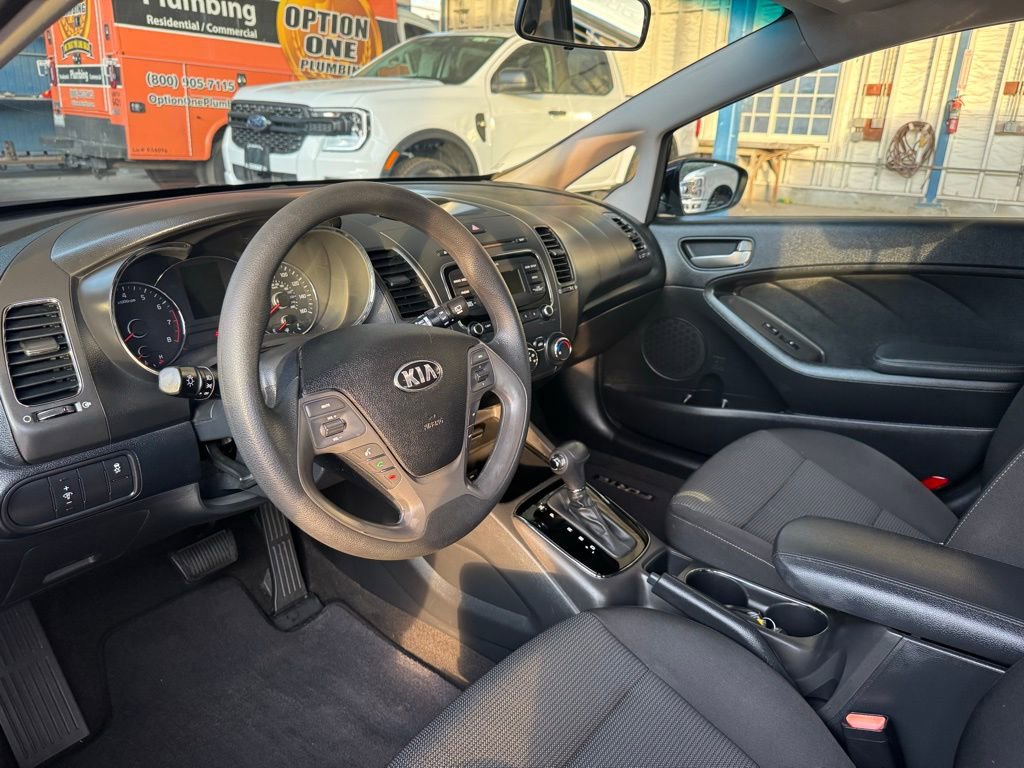 Used 2017 Kia Forte LX image 4