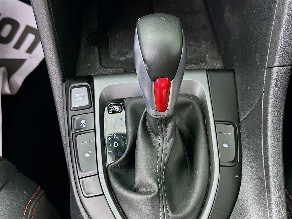 Used 2019 Hyundai Veloster 2.0 Premium FWD image 16