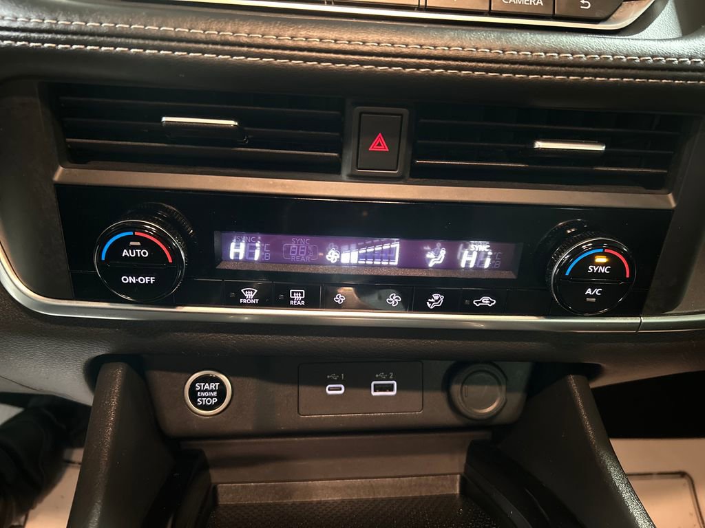 Used 2023 Nissan Rogue SV image 17