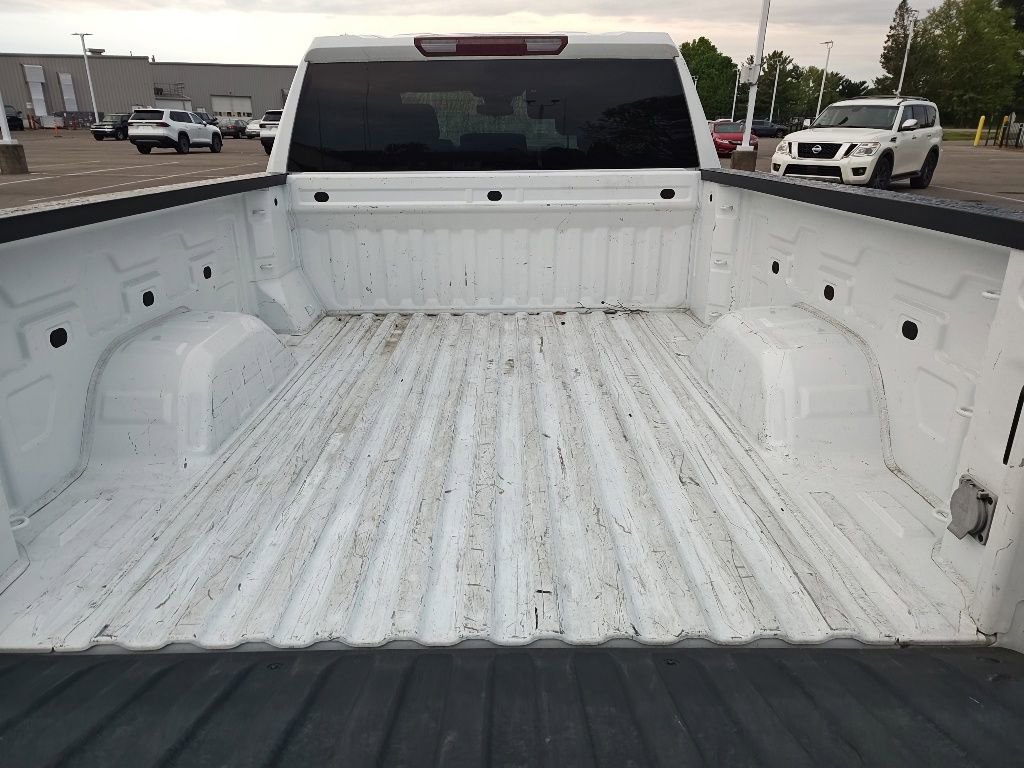 Used 2022 Chevrolet Silverado 1500 LT AWD/4WD image 5