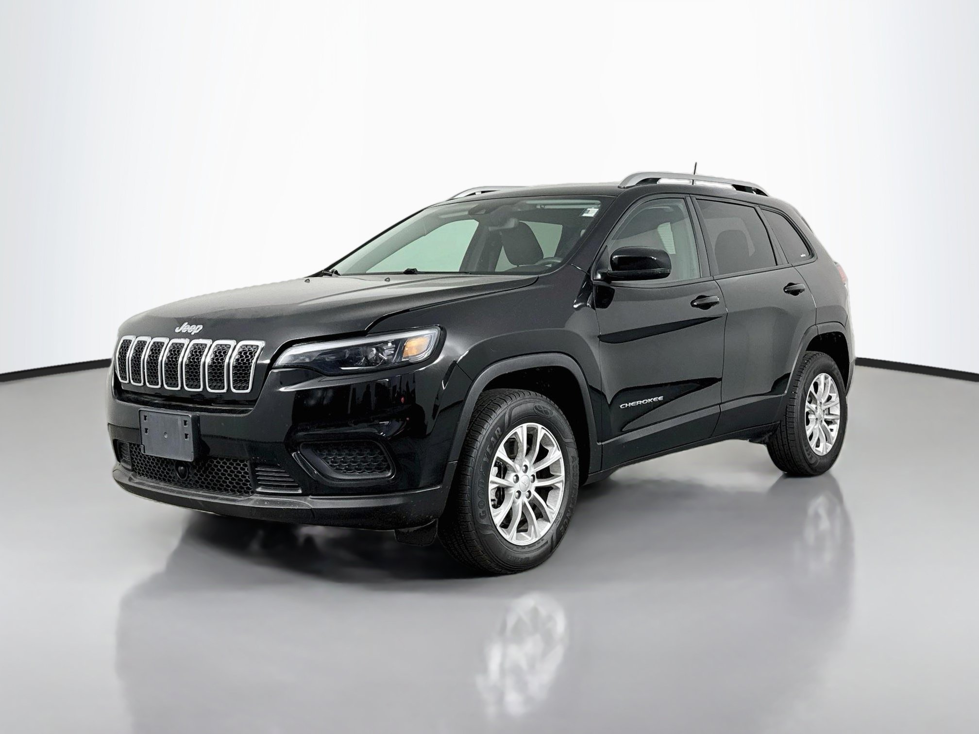Used 2021 Jeep Cherokee Latitude AWD/4WD image 3