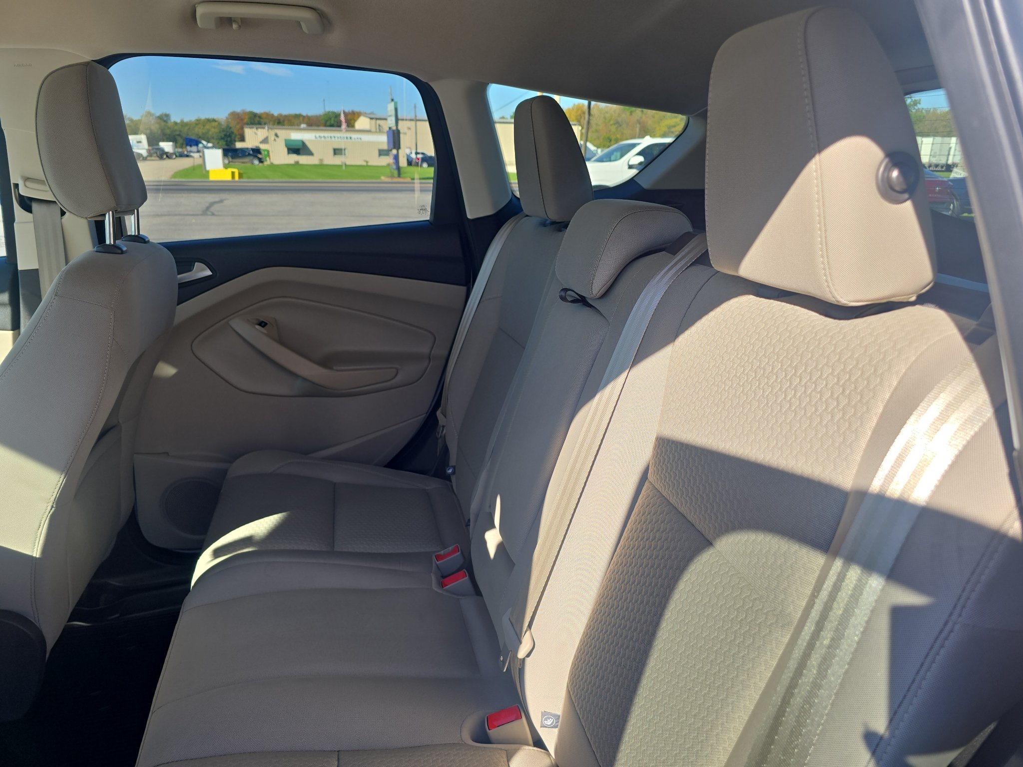 Used 2018 Ford Escape SE w/ Ford Safe & Smart Package FWD image 15