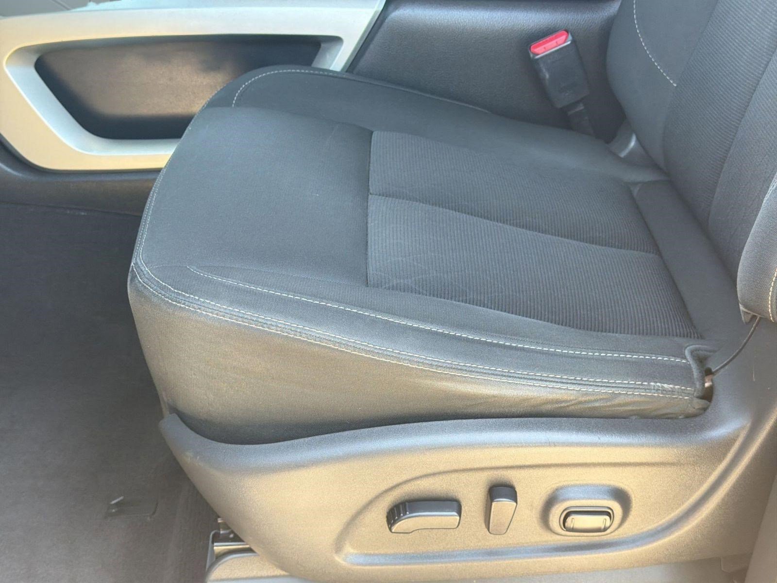 Used 2017 Nissan Titan SV RWD image 14