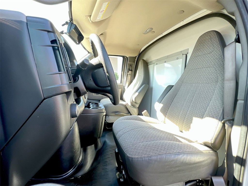 Used 2017 Chevrolet Express 3500 Work Van image 16