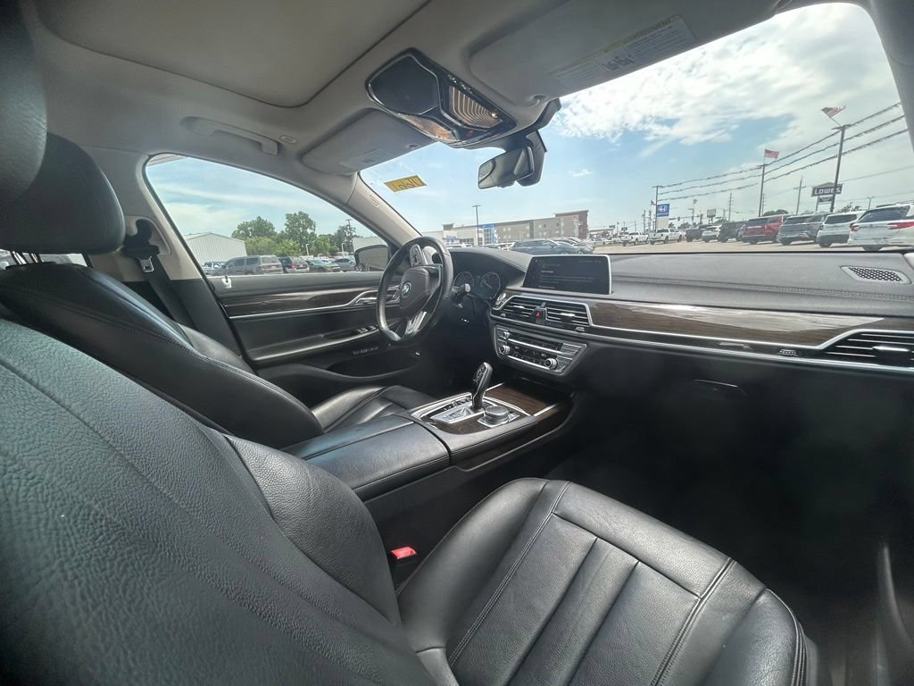 Used 2018 BMW 740i RWD image 7