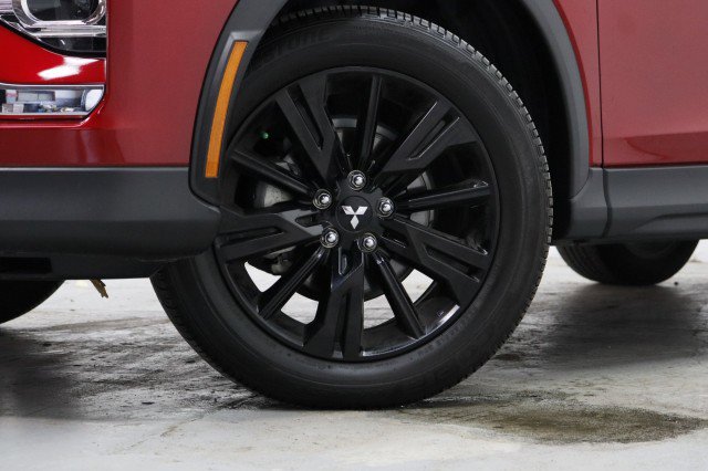 Used 2024 Mitsubishi Eclipse Cross LE AWD/4WD image 3