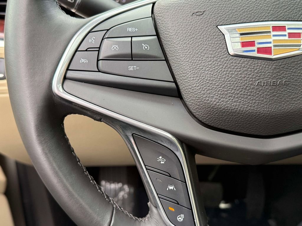 Used 2017 Cadillac XT5 Luxury w/ Driver Awareness Package image 32