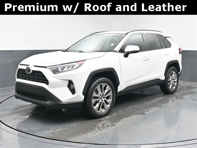 Used 2020 Toyota RAV4 XLE Premium image 2