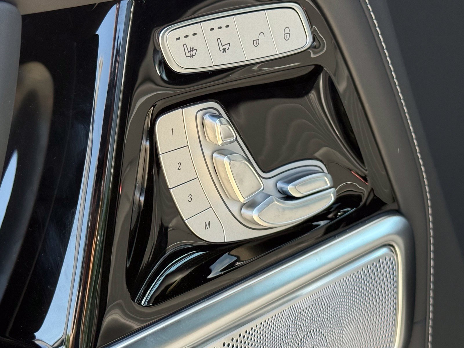 New 2026 Mercedes-Benz G 550 image 16