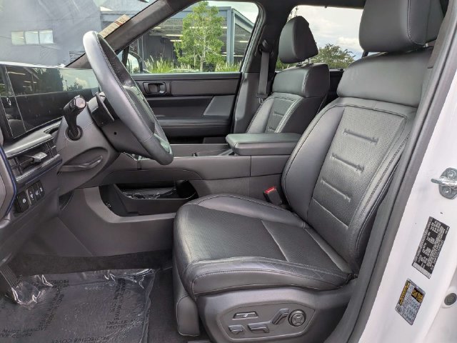 Used 2025 Hyundai Santa Fe Calligraphy AWD/4WD image 22