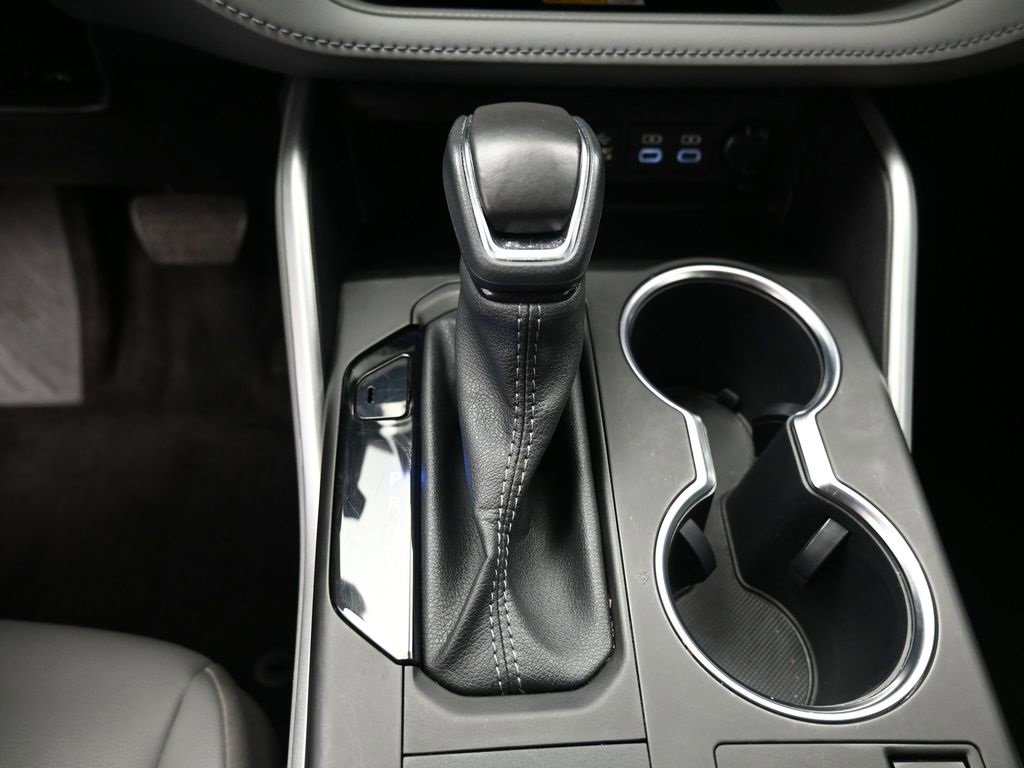 Used 2023 Toyota Highlander XLE image 25