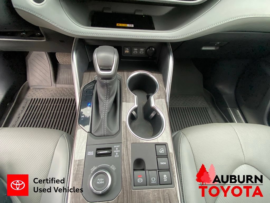 Certified 2024 Toyota Highlander Platinum AWD/4WD image 49