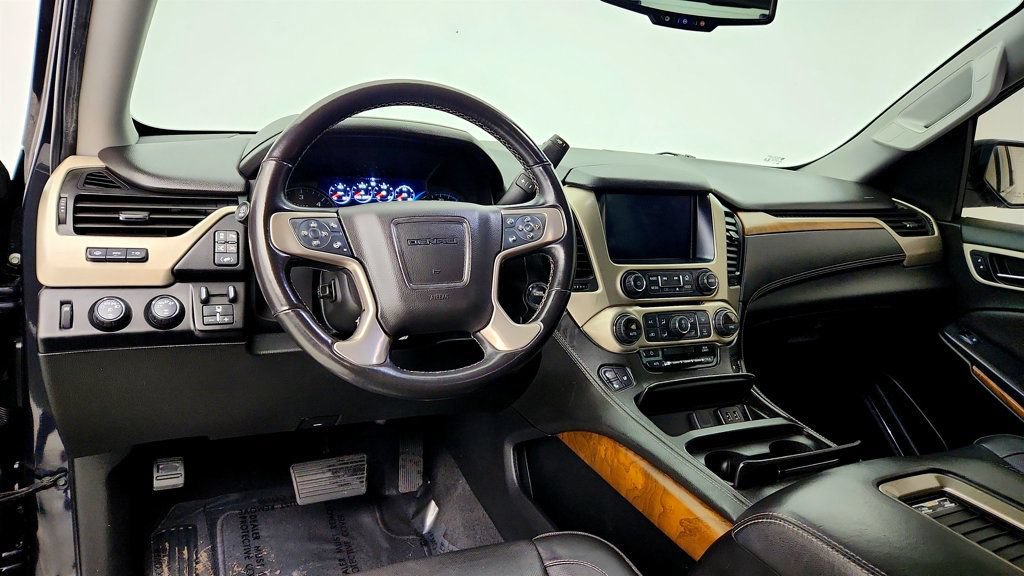 Used 2020 GMC Yukon XL Denali w/ Denali Ultimate Package AWD/4WD image 13