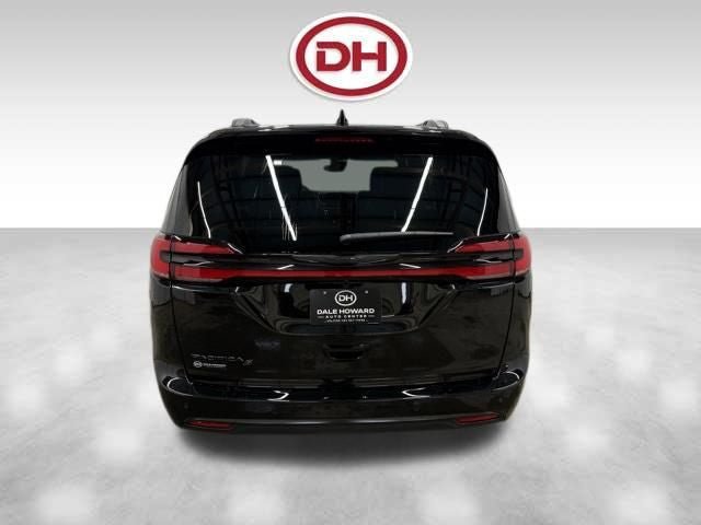 New 2026 Chrysler Pacifica Select w/ S Appearance Package FWD image 11