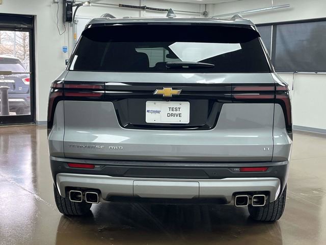 Used 2024 Chevrolet Traverse LT image 7