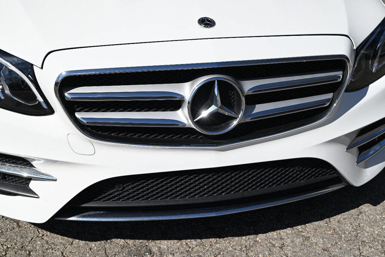 Used 2017 Mercedes-Benz E 300 image 5