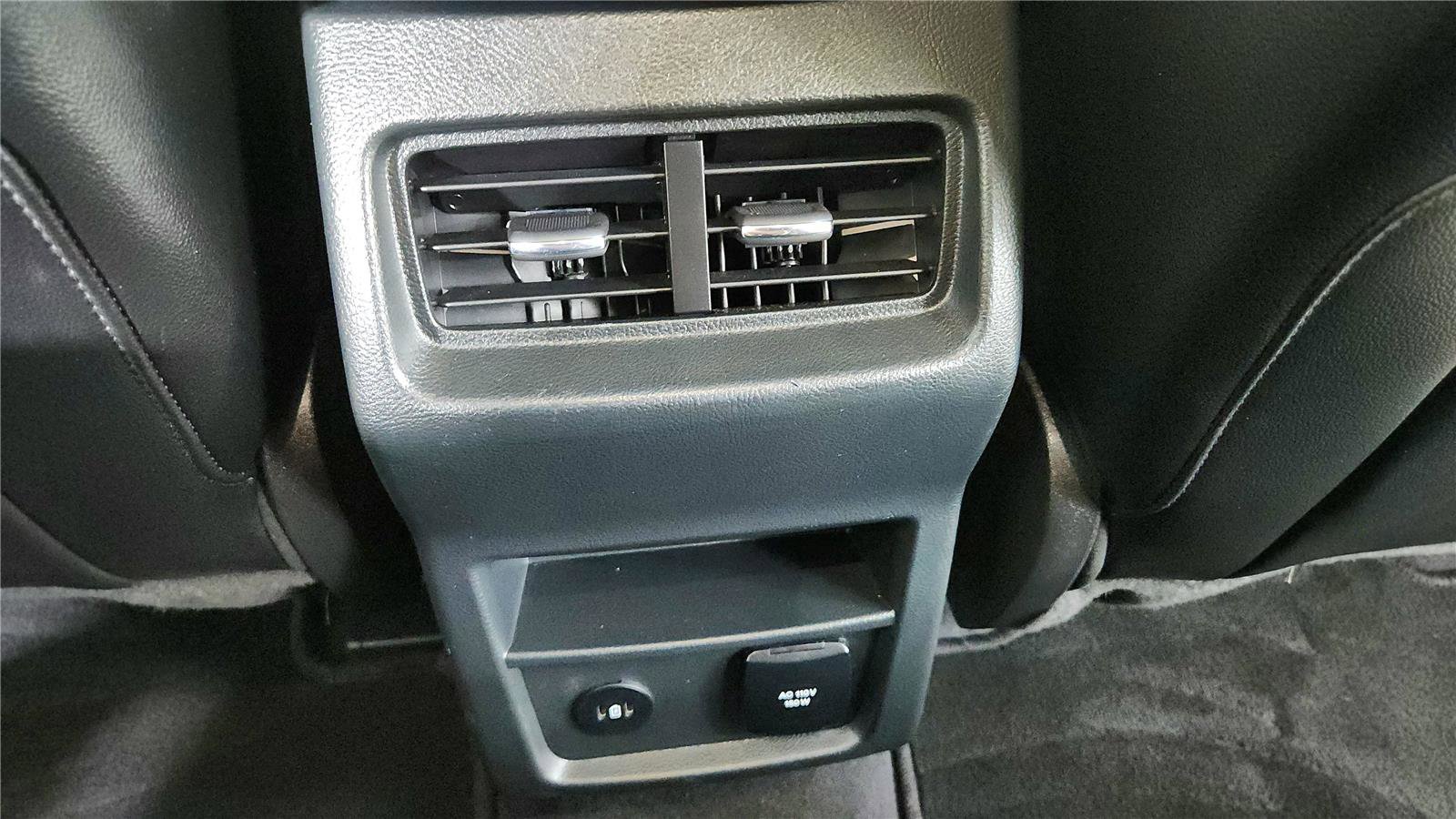 Used 2024 Ford Edge Titanium AWD/4WD image 28