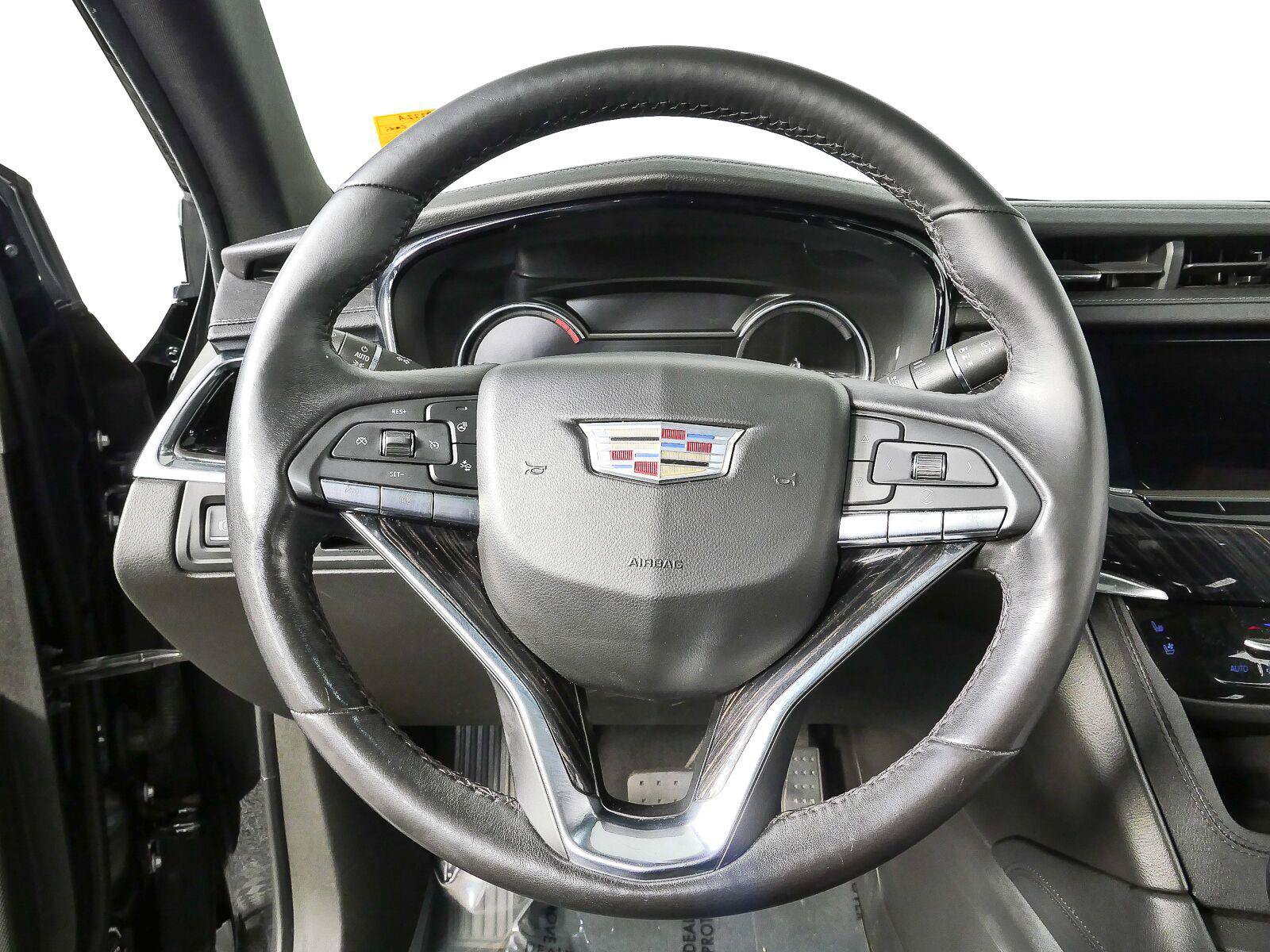 Used 2022 Cadillac XT6 Premium Luxury AWD/4WD image 11